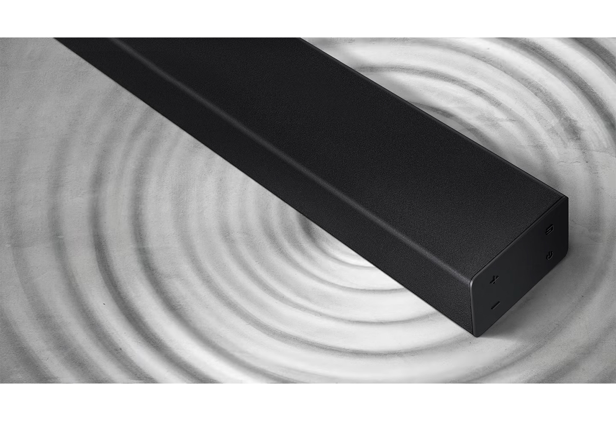 Απεικονίζεται το soundbar να εκπέμπει μπάσα.